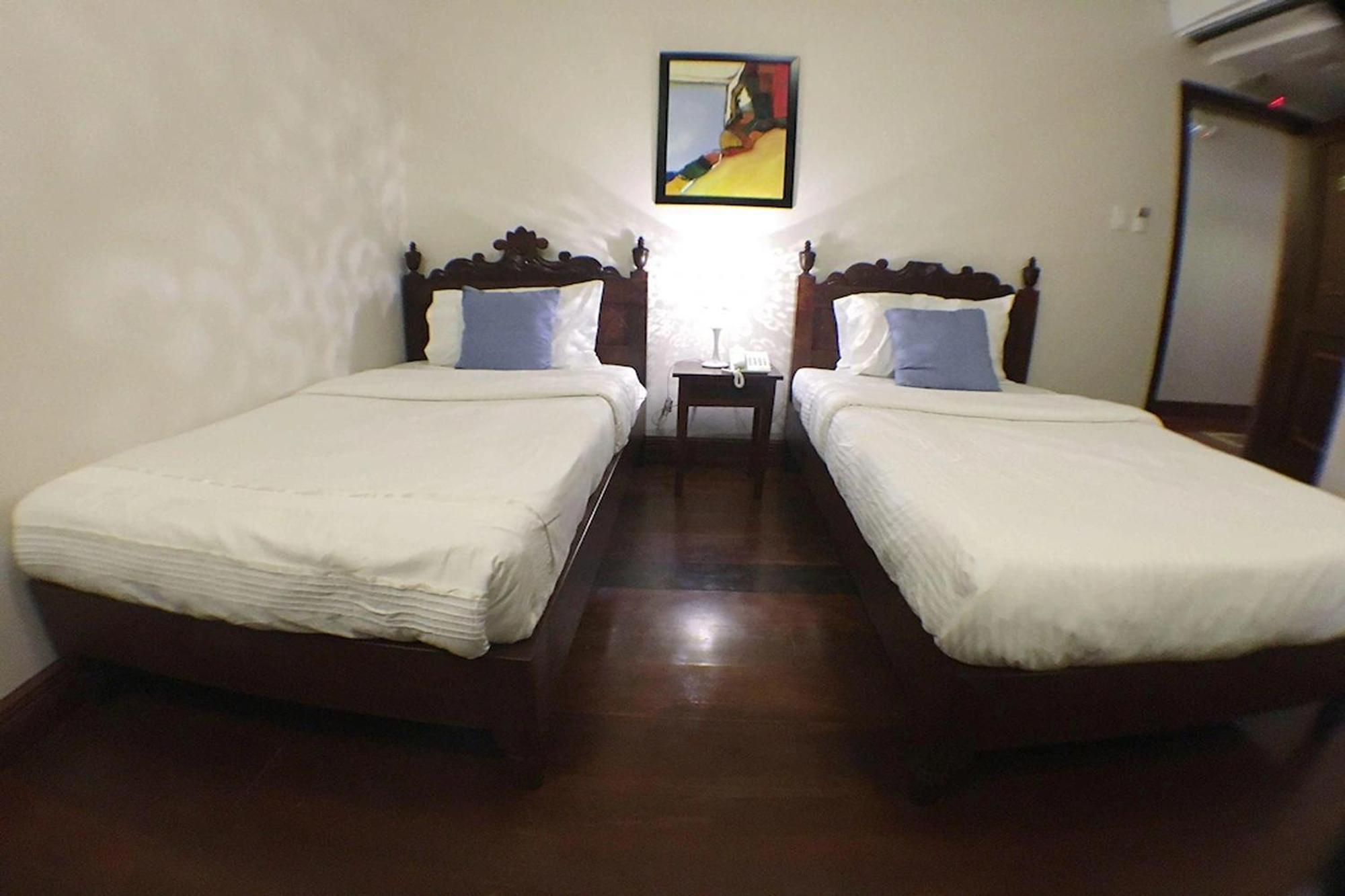 Nscc Hotel Vigan Esterno foto