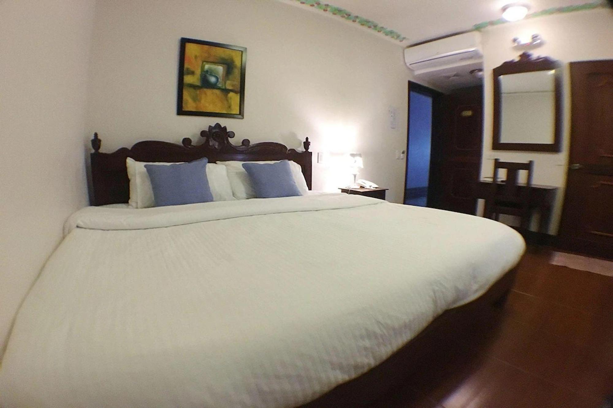 Nscc Hotel Vigan Esterno foto