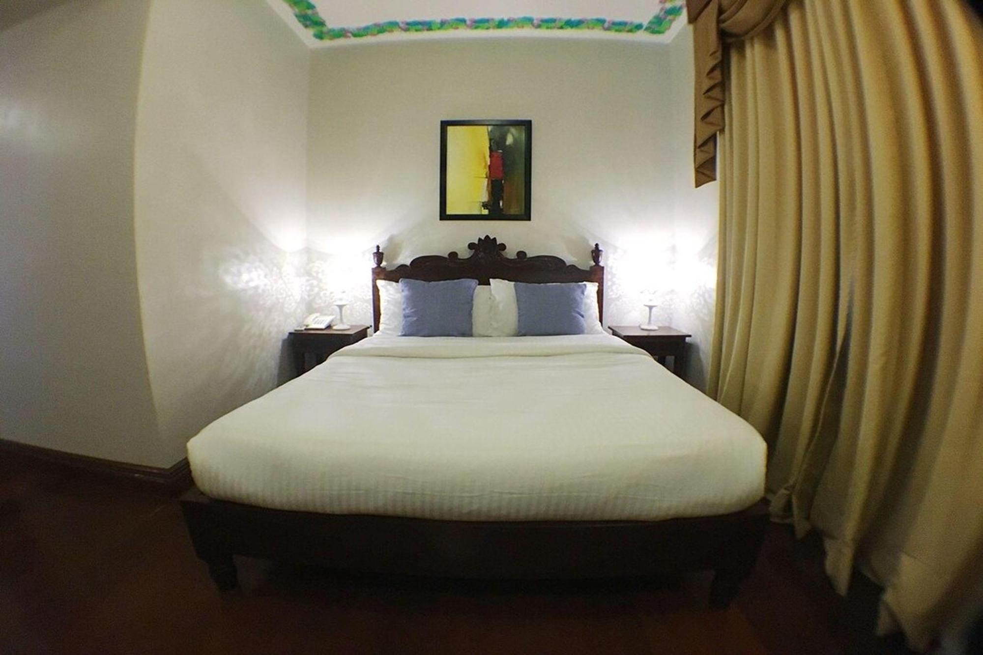 Nscc Hotel Vigan Esterno foto