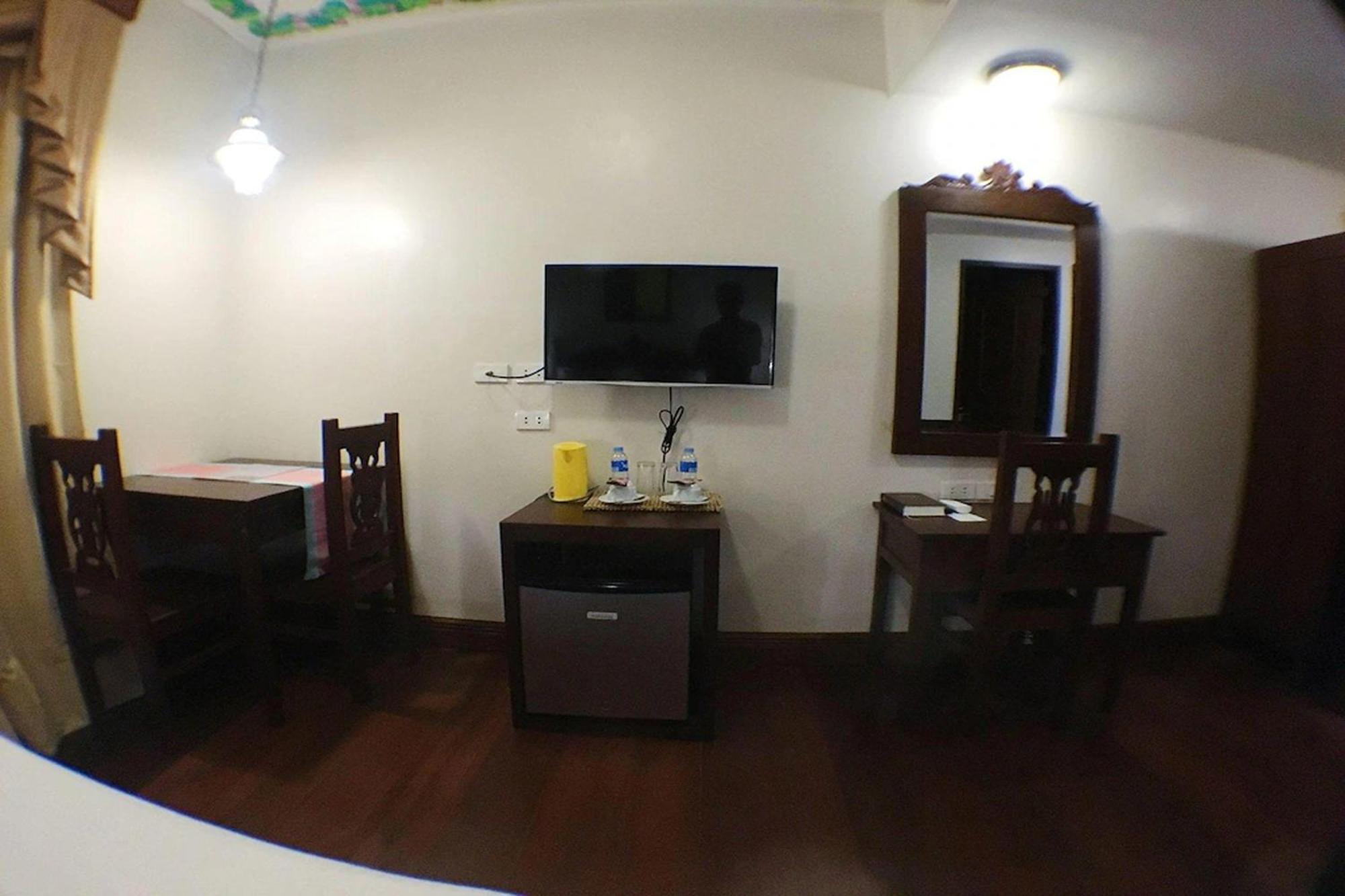 Nscc Hotel Vigan Esterno foto