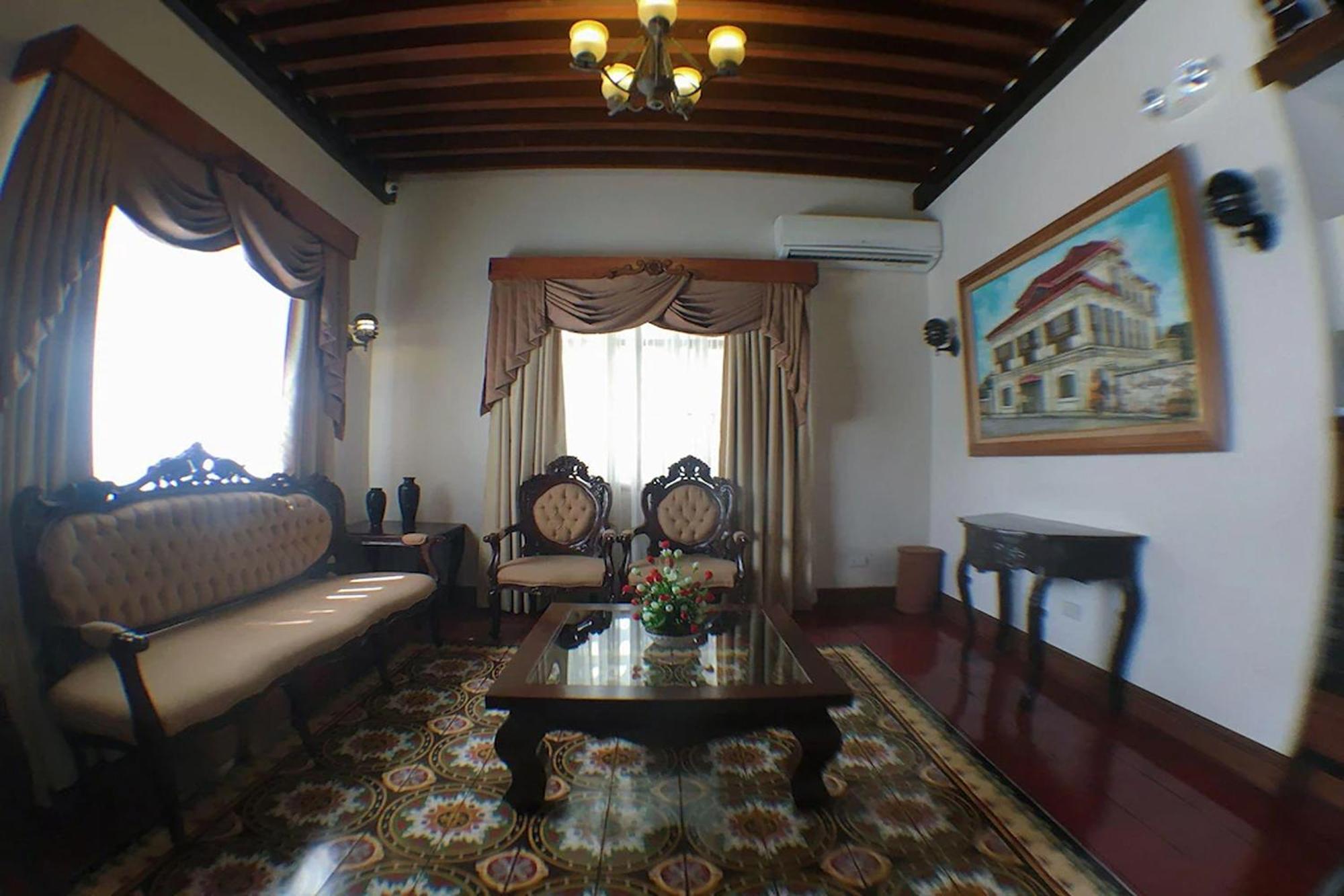 Nscc Hotel Vigan Esterno foto