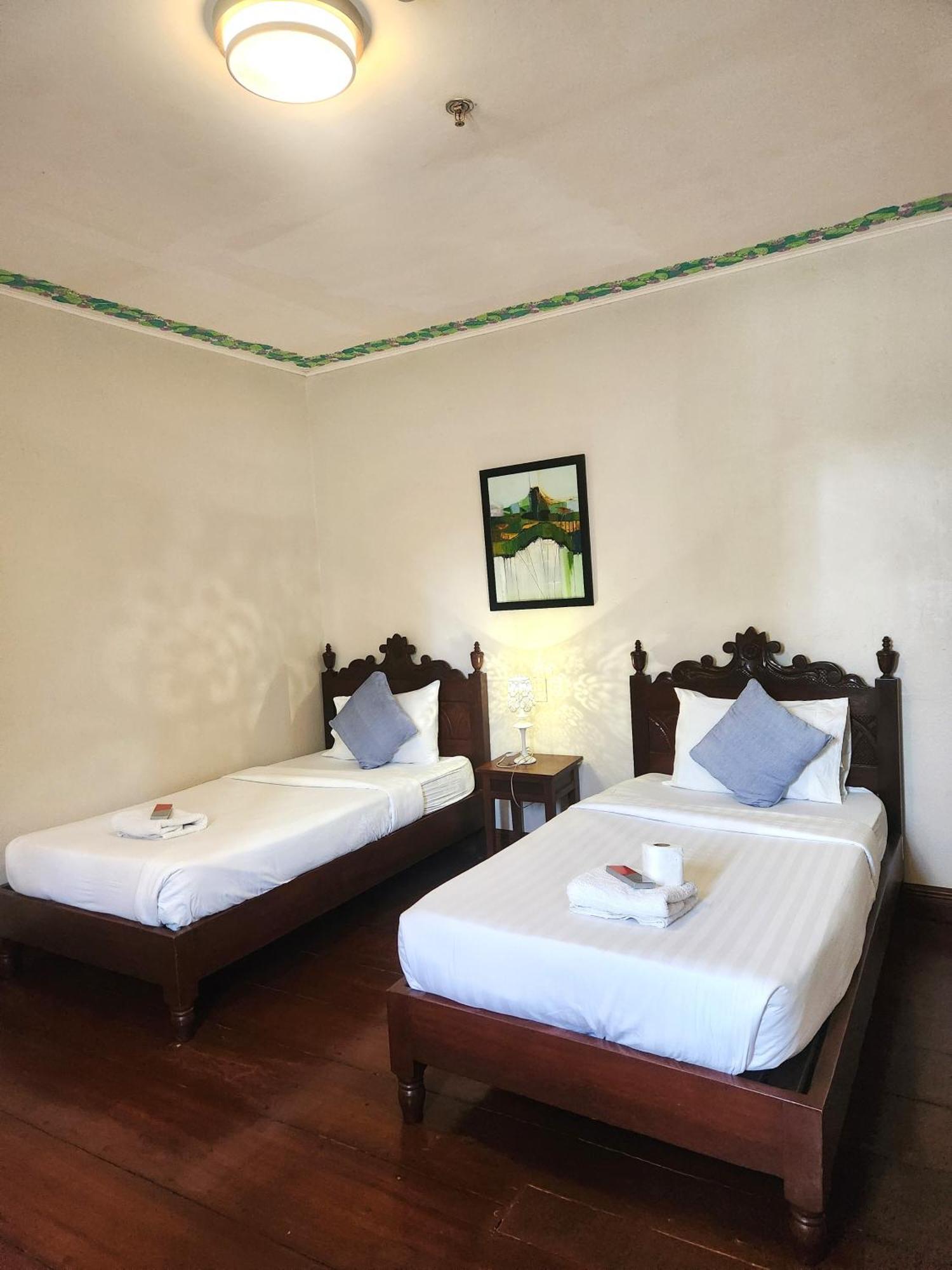 Nscc Hotel Vigan Esterno foto