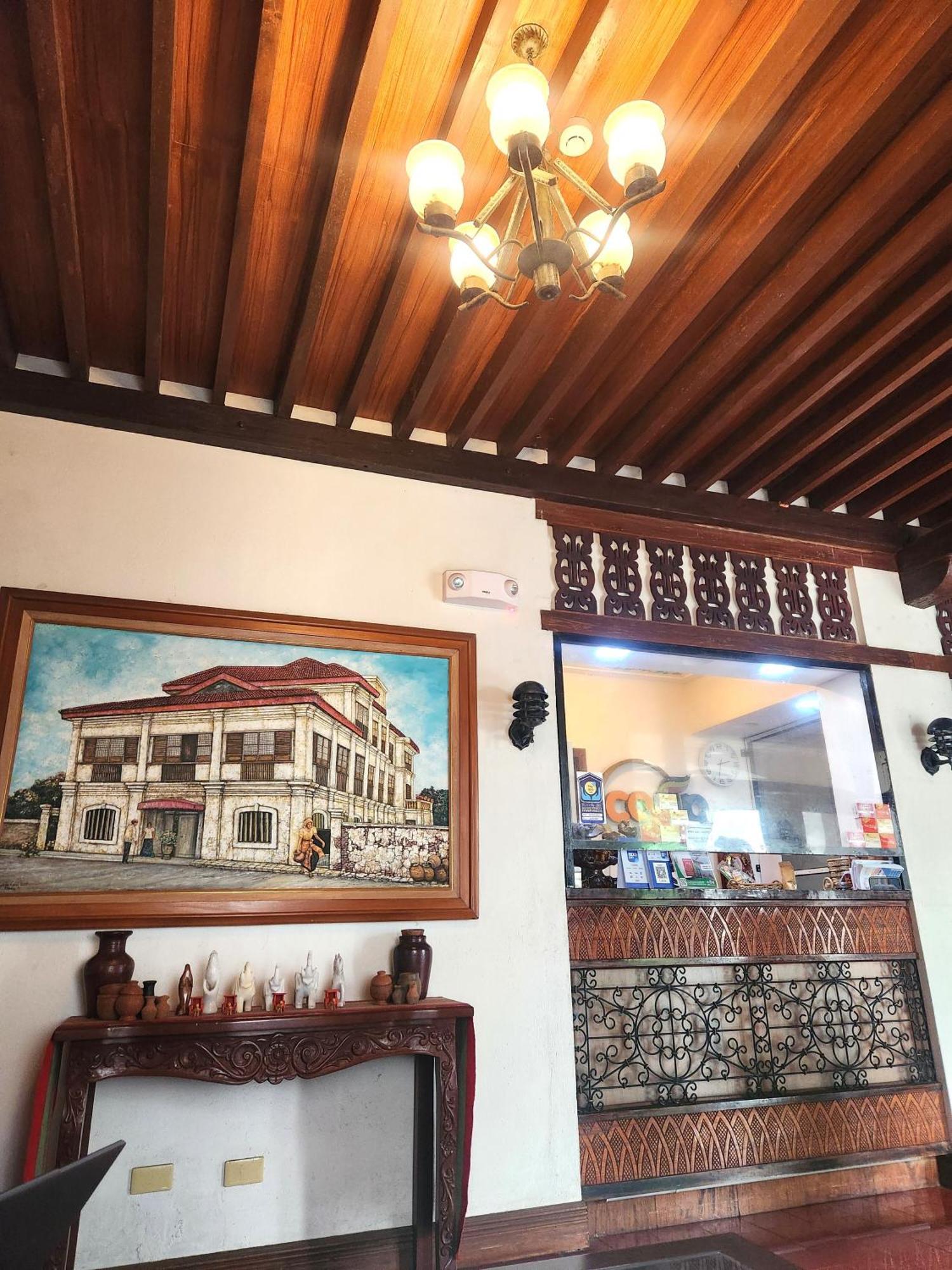 Nscc Hotel Vigan Esterno foto