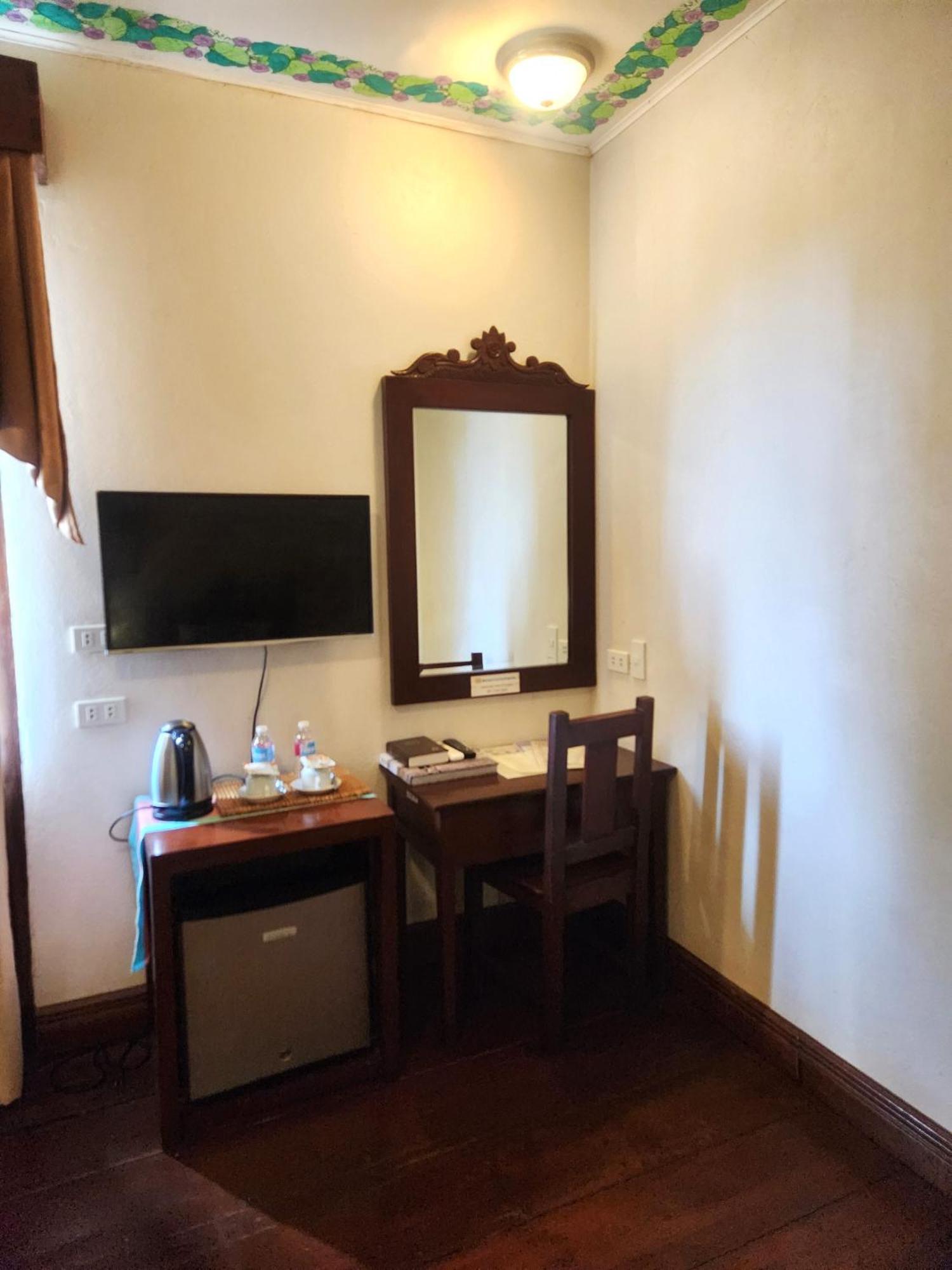 Nscc Hotel Vigan Esterno foto